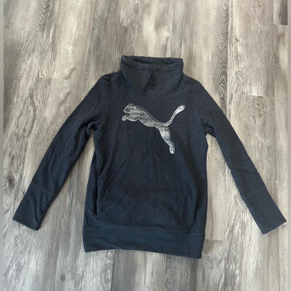 Woman’s puma sweatshirt